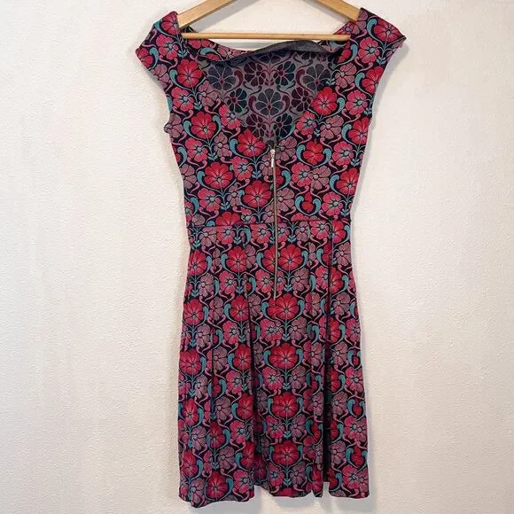 Closet London Floral Embroidered Mini Dress Size 4 - Picture 2 of 10
